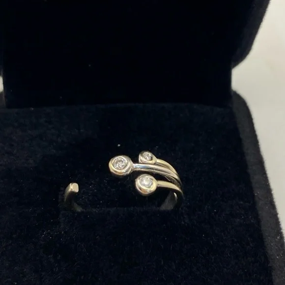 14K White Gold ED Diamond Ring | 2 g | Size 5 | Modern Wrap Design - Picture 5 of 9